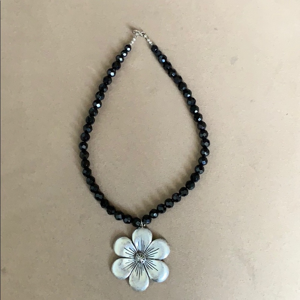 Flower pendant Necklace